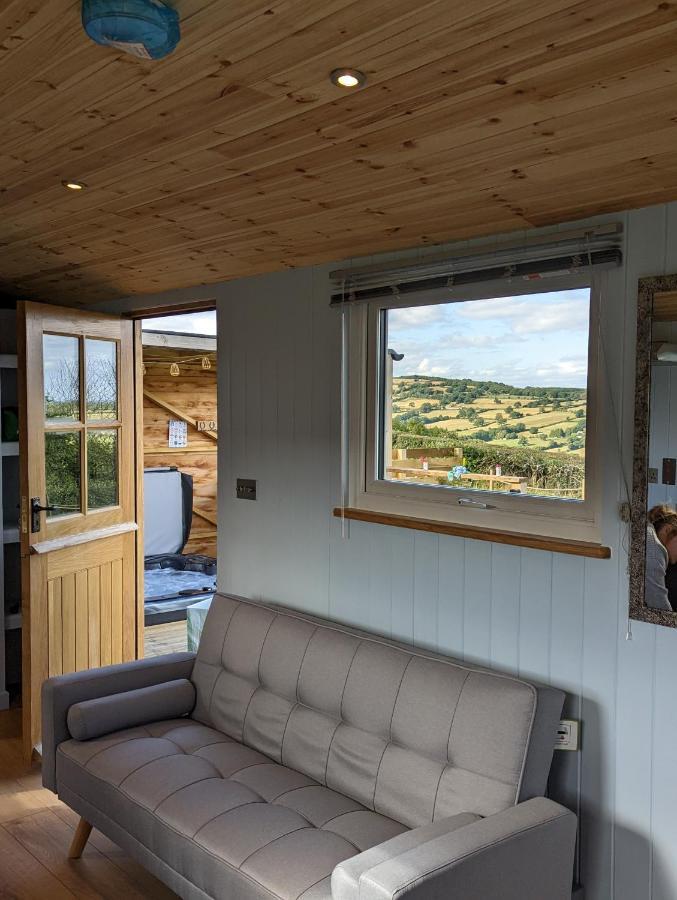 Bespoke Luxury Huts With Hot Tubs. Located In The Black Mountains. Llanveynoe Exterior foto